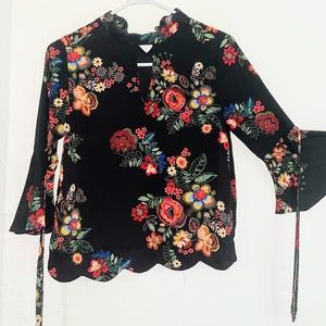 Beautiful Black&floral design blouse 3/4 sleeve